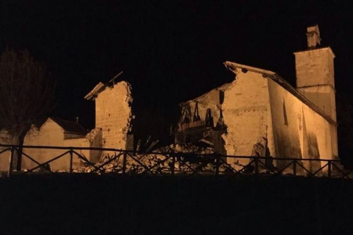 &nbsp;Chiesa Santa Maria Norcia (foto Twitter)&nbsp;