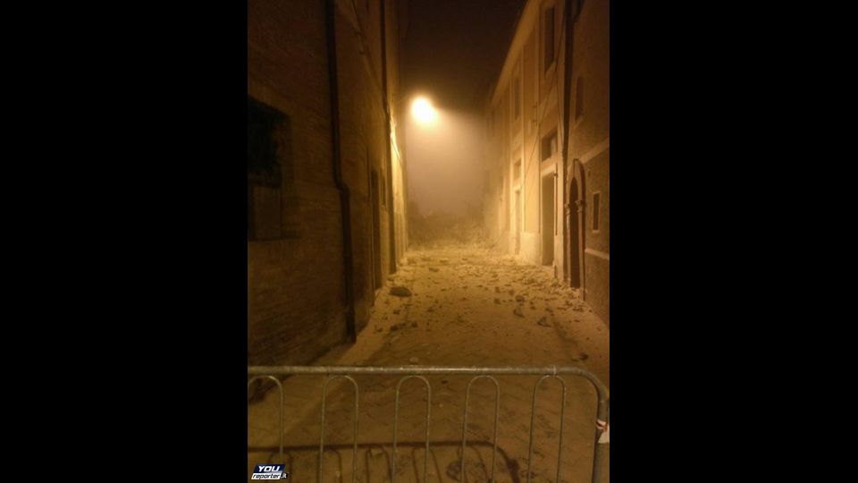 &nbsp;I crolli a Camerino, terremoto Italia centrale (foto youreporter)