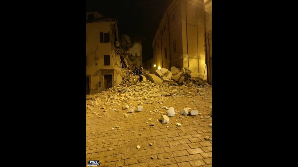 &nbsp;I crolli a Camerino, terremoto Italia centrale (foto youreporter)