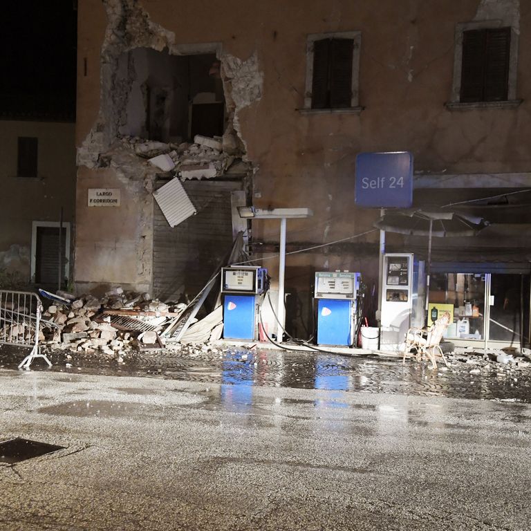 &nbsp;I crolli a Visso, terremoto Italia centrale (foto Afp)