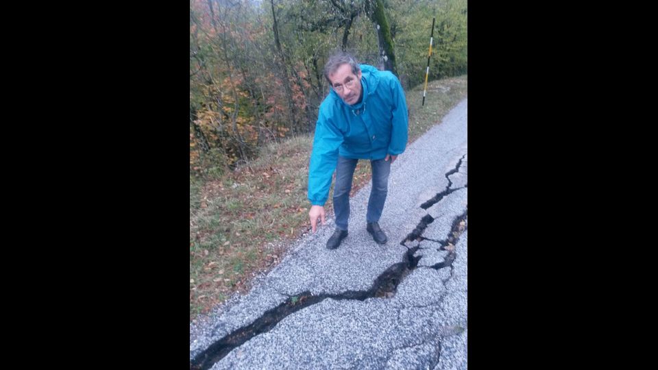 Terremoto Italia centrale, la faglia di Ussita (foto di Vincenzo Castellano, Agi) 27 ottobre 2016