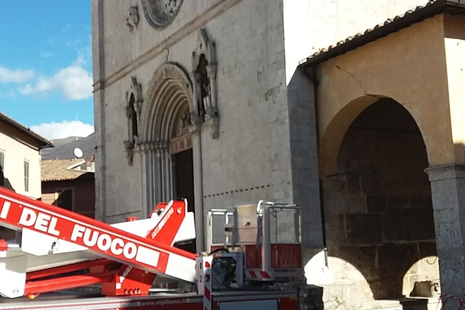 Terremoto Italia centrale, Basilica di San Benedetto Norcia (foto di Marco Traini, Agi)&nbsp;27 ottobre 2016