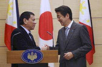 Rodrigo Duterte Shinzo Abe tokyo, accordi commerciali, giappone - filippine (afp)&nbsp;