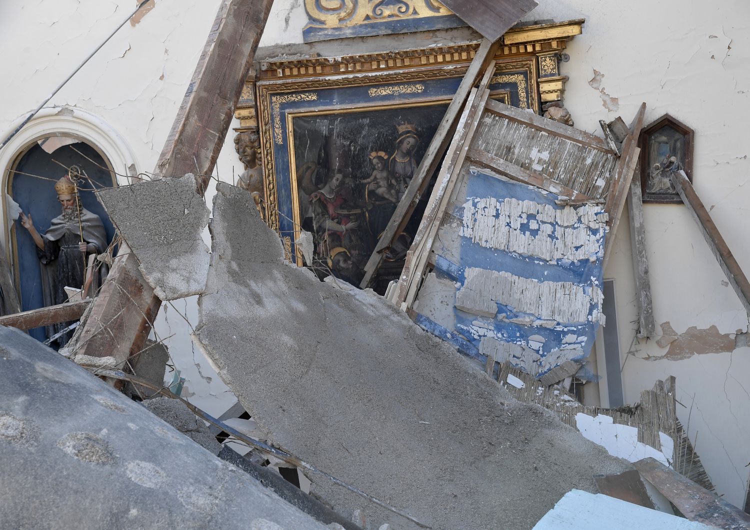 Chiesa di Borgo Sant'Antonio danneggiato dal terremoto nei pressi di Visso, centro Italia&nbsp;(Afp)