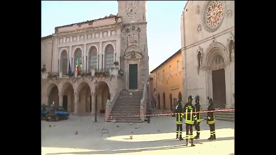 &nbsp;&nbsp;Norcia, terremoto di magnitudo 6.5 (Afp) 30 Ottobre 2016