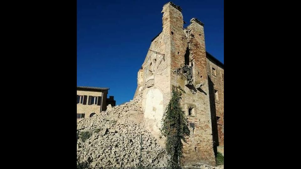 &nbsp;Palazzo crollato a Ripaberarda. Ascoli (foto di Marco Traini, Agi) 30 ottobre 2016&nbsp;
