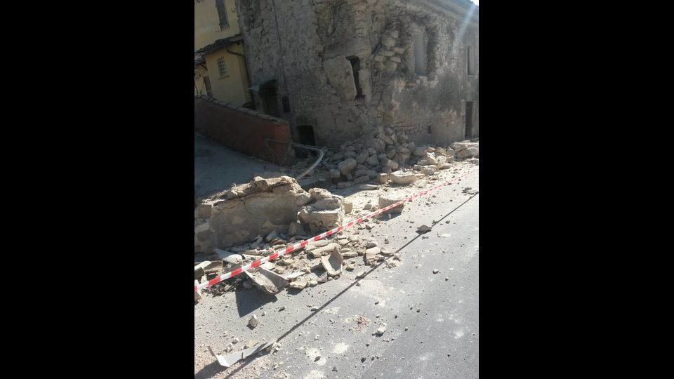 crolli terremoto Marche (foto da Vincenzo Castellano AGI) 30 ottobre 2016&nbsp;
