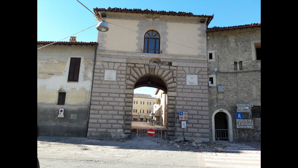 terremoto Marche porta asscolana (foto Lorenzo d'avanzo Agi) 30 ottobre 2016&nbsp;