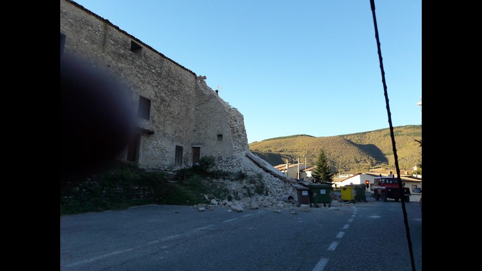 terremoto crolli Norcia (foto da Lorenzo D'Avanzo AGI) 30 ottobre 2016&nbsp;