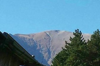 Terremoto Marche Umbria lo spacco della montagna (foto di Paolo Giomi) 30 ottobre 2016