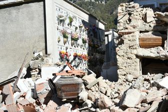&nbsp;Terremoto, cimitero Norcia (Afp)