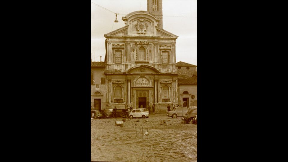 &nbsp; &nbsp; Cos&igrave; si presentava Firenze cinquant'anni fa dopo l'alluvione&nbsp;(foto dall'archivio storico di Agi)