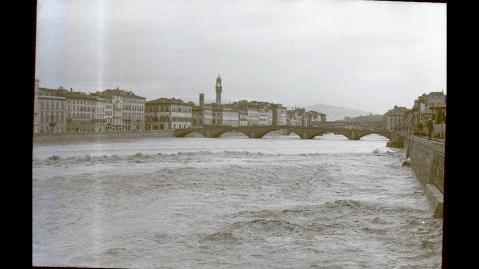 &nbsp; &nbsp; Cos&igrave; si presentava Firenze cinquant'anni fa dopo l'alluvione&nbsp;(foto dall'archivio storico di Agi)
