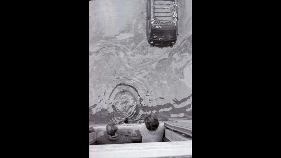 &nbsp; &nbsp; Cos&igrave; si presentava Firenze cinquant'anni fa dopo l'alluvione&nbsp;(foto dall'archivio storico di Agi)