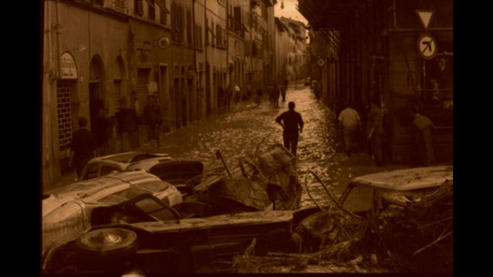 &nbsp; &nbsp; Cos&igrave; si presentava Firenze cinquant'anni fa dopo l'alluvione&nbsp;(foto dall'archivio storico di Agi)