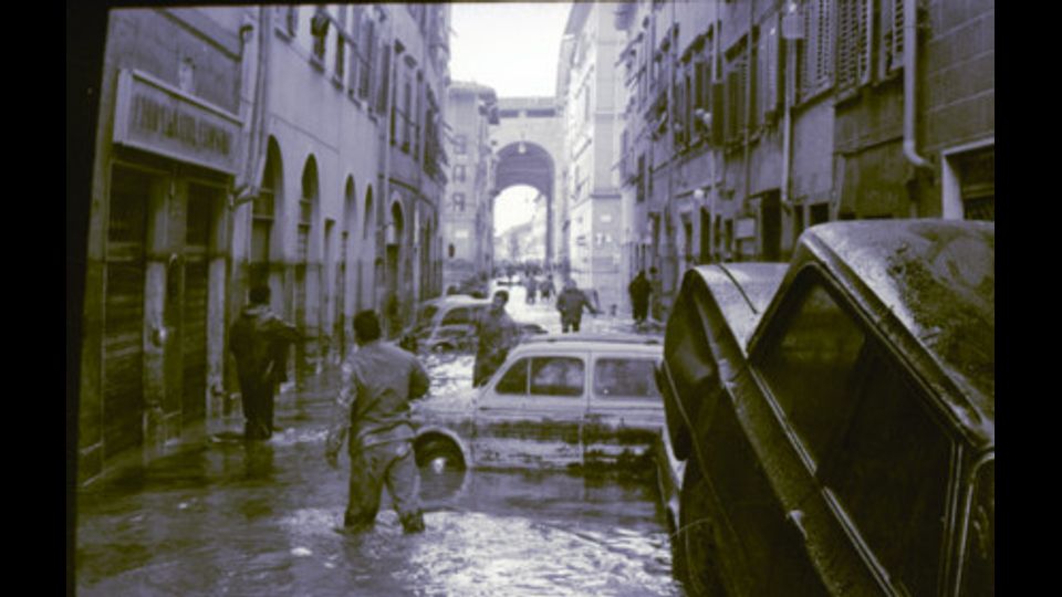 &nbsp; &nbsp; Cos&igrave; si presentava Firenze cinquant'anni fa dopo l'alluvione&nbsp;(foto dall'archivio storico di Agi)