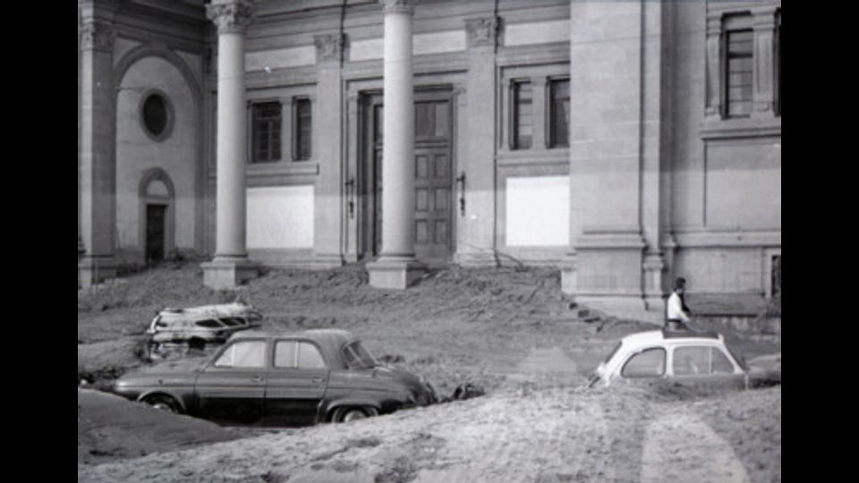 &nbsp; &nbsp; Cos&igrave; si presentava Firenze cinquant'anni fa dopo l'alluvione&nbsp;(foto dall'archivio storico di Agi)