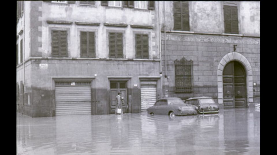 &nbsp; &nbsp; Cos&igrave; si presentava Firenze cinquant'anni fa dopo l'alluvione&nbsp;(foto dall'archivio storico di Agi)