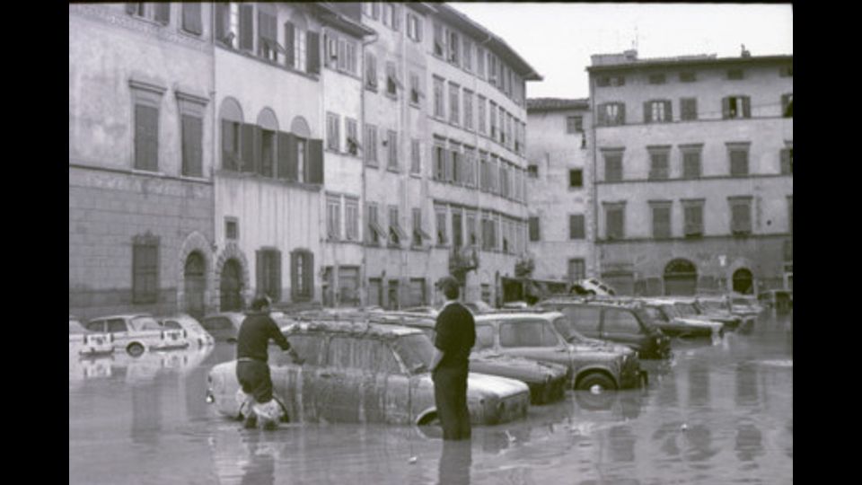 &nbsp; &nbsp; Cos&igrave; si presentava Firenze cinquant'anni fa dopo l'alluvione&nbsp;(foto dall'archivio storico di Agi)