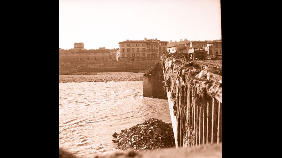 &nbsp; &nbsp; Cos&igrave; si presentava Firenze cinquant'anni fa dopo l'alluvione&nbsp;(foto dall'archivio storico di Agi)