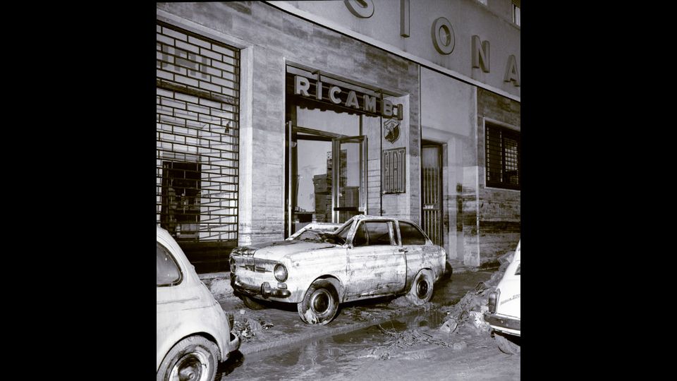 &nbsp; &nbsp; Cos&igrave; si presentava Firenze cinquant'anni fa dopo l'alluvione&nbsp;(foto dall'archivio storico di Agi)