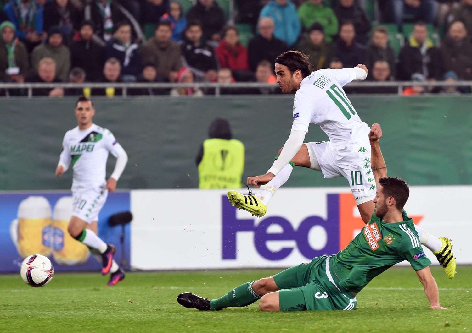 Europa league: Sassuolo-Rapid vienna 2-2, beffa finale