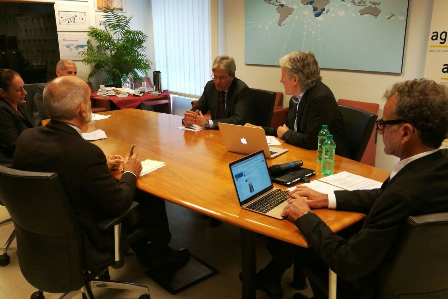 Intervista Gentiloni in Agi Riccardo Luna&nbsp;