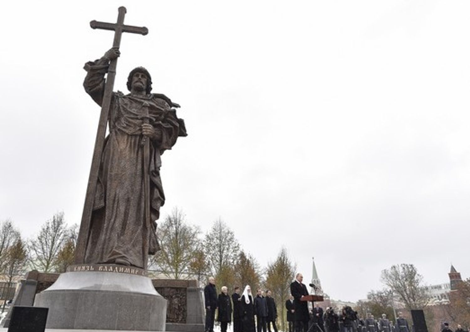&nbsp;Russia Mosca Putin statua San Vladimir (afp)