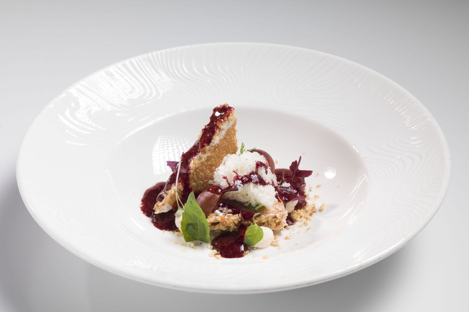 Alcuni dei migliori chef italiani hanno creato dei &ldquo;men&ugrave; presidenziali&rdquo; ad hoc dedicati ai due candidati alla Casa Bianca. Nella foto&nbsp;Millefoglie di foie-gras, riduzione di uva fragola e Castelmagno&nbsp;di&nbsp;Roberto Conti