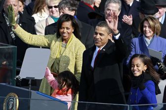 Barack Obama con Michelle e le figlie Sasha e Malia dopo la cerimonia del giuramento nel 2009 (afp)&nbsp;