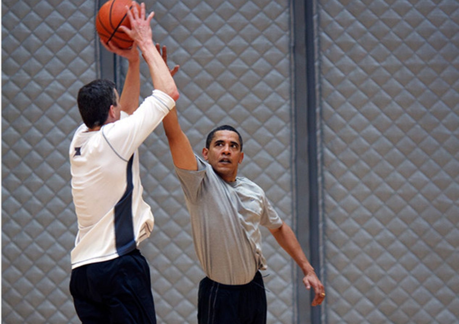 barack obama gioca a basket (flickr)&nbsp;