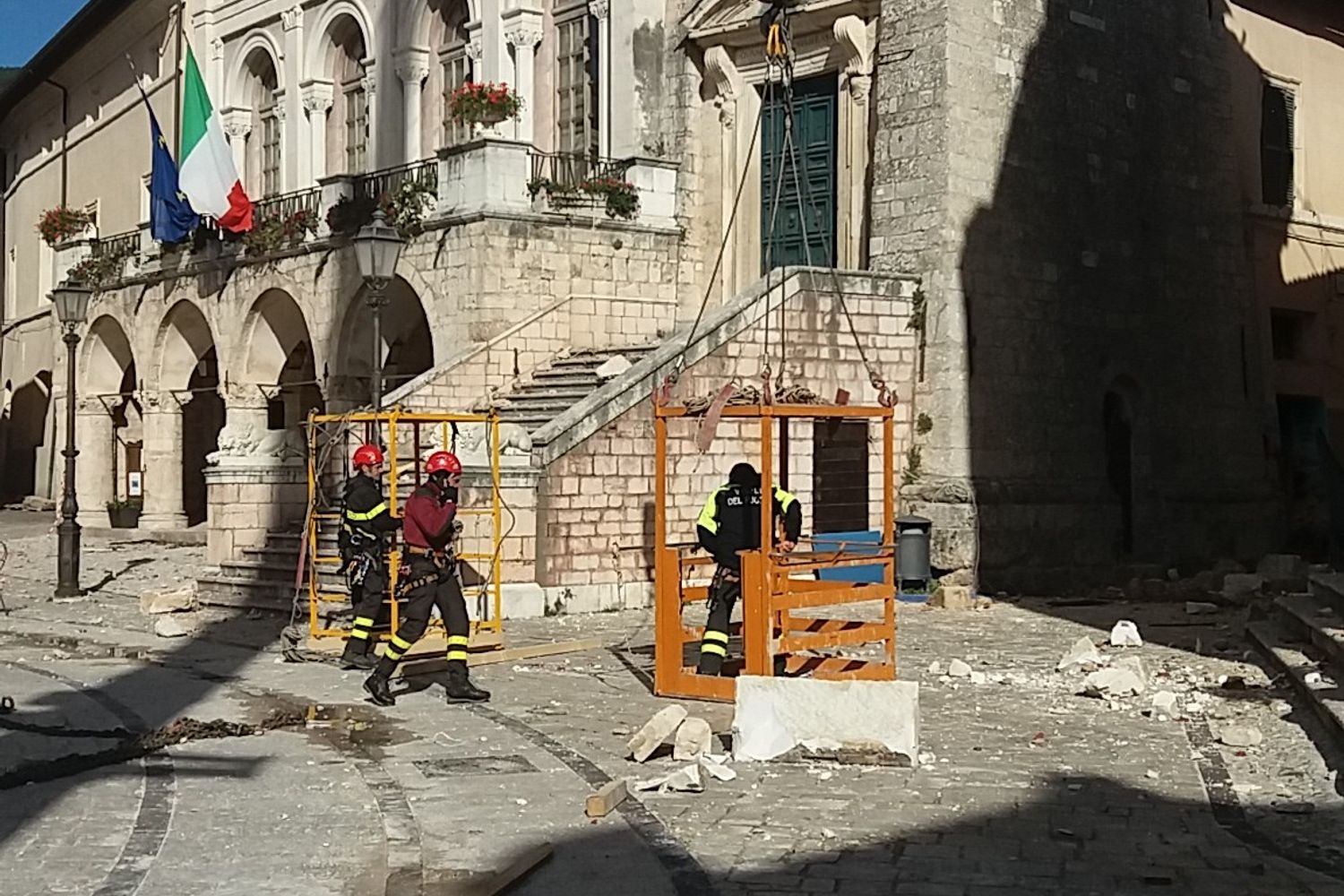 &nbsp;Norcia ferita, le immagini della Basilica di San Benedetto (foto di Marco Traini, Agi) 9-11-2016