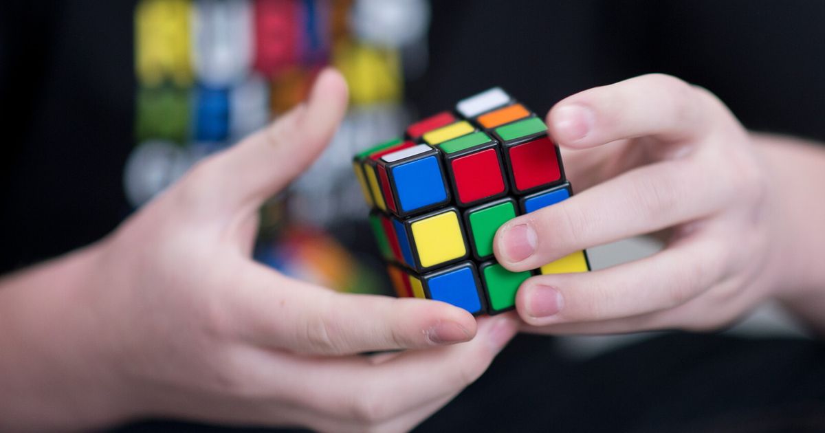 Il robot che ha risolto il cubo di Rubik in 0,1 secondi