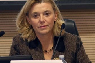 &nbsp;Elisabetta Belloni Farnesina L'Africa e noi. Sfide e prospettive comuni alla luce dei dati dell'African Economic Outlook 2016 (twitter)