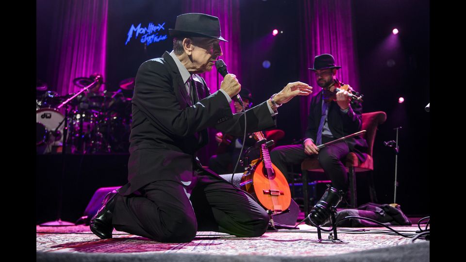 Il poeta-cantautore canadese, Leonard Cohen, in concerto presso l'Auditorium Stravinski durante l'edizione 47nd del Montreux Jazz Festival, il 5 luglio, 2013 (Afp)