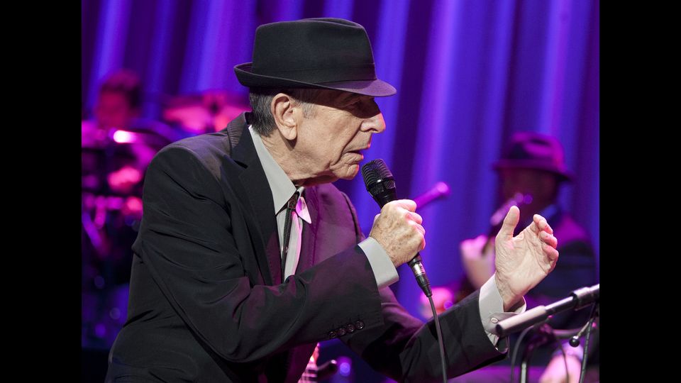 Il poeta-cantautore canadese, Leonard Cohen, in concerto presso l'Auditorium Stravinski durante l'edizione 47nd del Montreux Jazz Festival, il 5 luglio, 2013 (Afp)