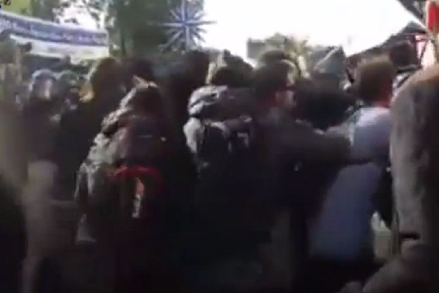 scontri contro Renzi a Napoli (youreporter)&nbsp;