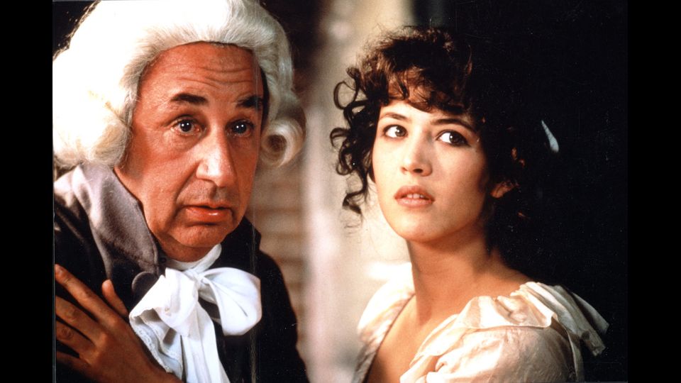 Chouans! 1988, in una scena Sophie Marceau e Philippe Noiret nel film diretti da Philippe de Broca&nbsp;