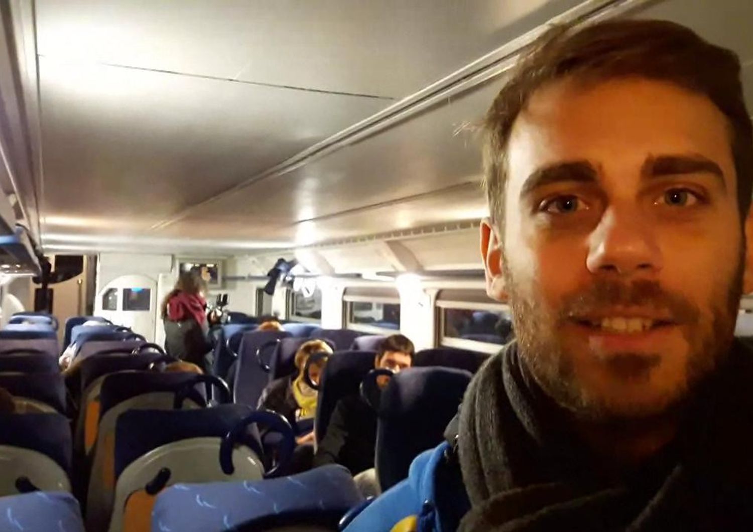 Treno Tour M5s a Bologna, mille in piazza sfidano il freddo