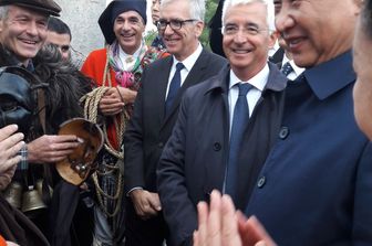 presidente cinese Xi a Nora riceve maschera Mamuthones (foto da Gianni Solinas - Agi) 16 novembre 2016&nbsp;