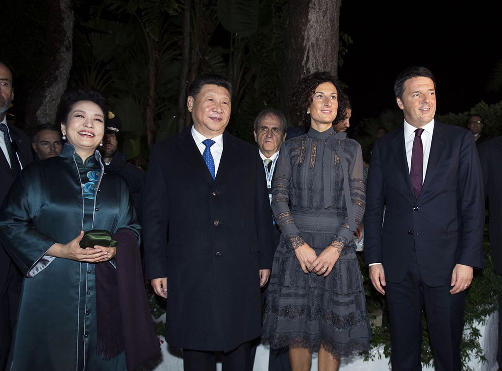 Xi-Jinping con la moglie