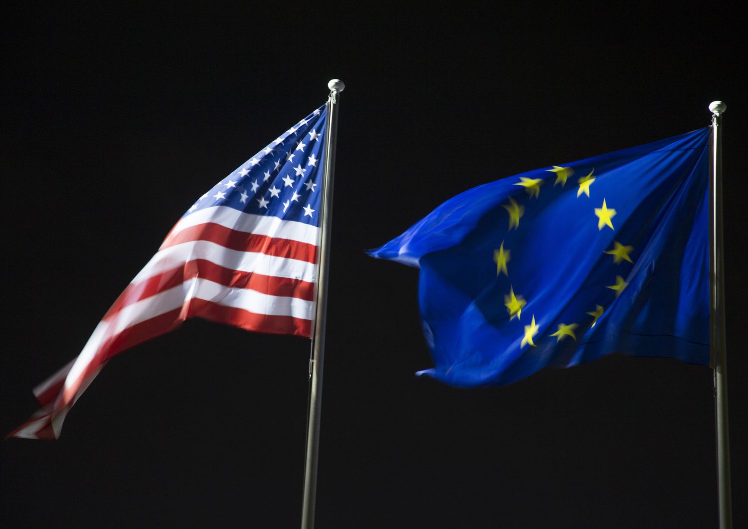 Usa Stati Uniti Ue Unione Europe America vertice summit Berlino