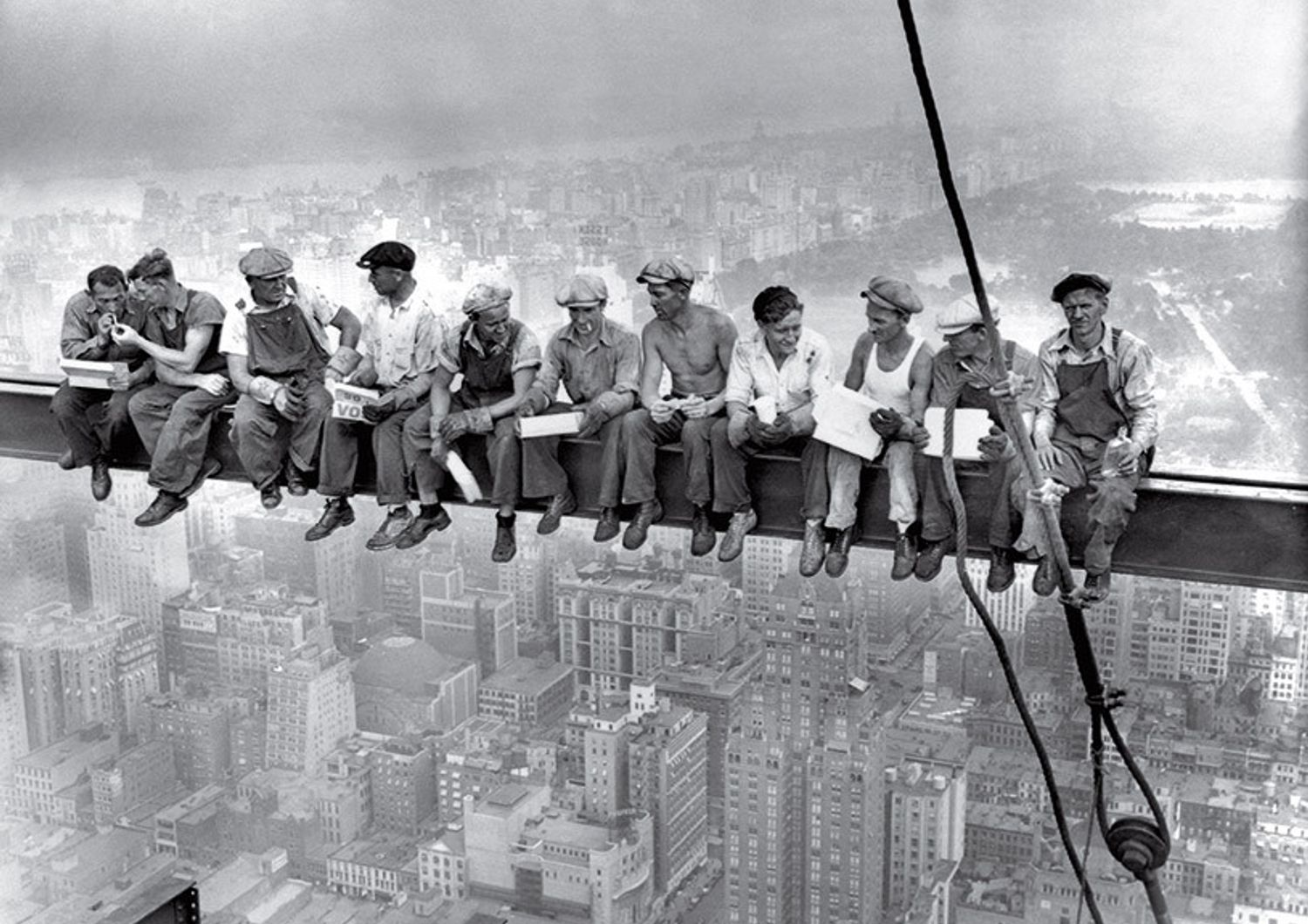 &nbsp;Lunch atop a Skyscrape - 1932