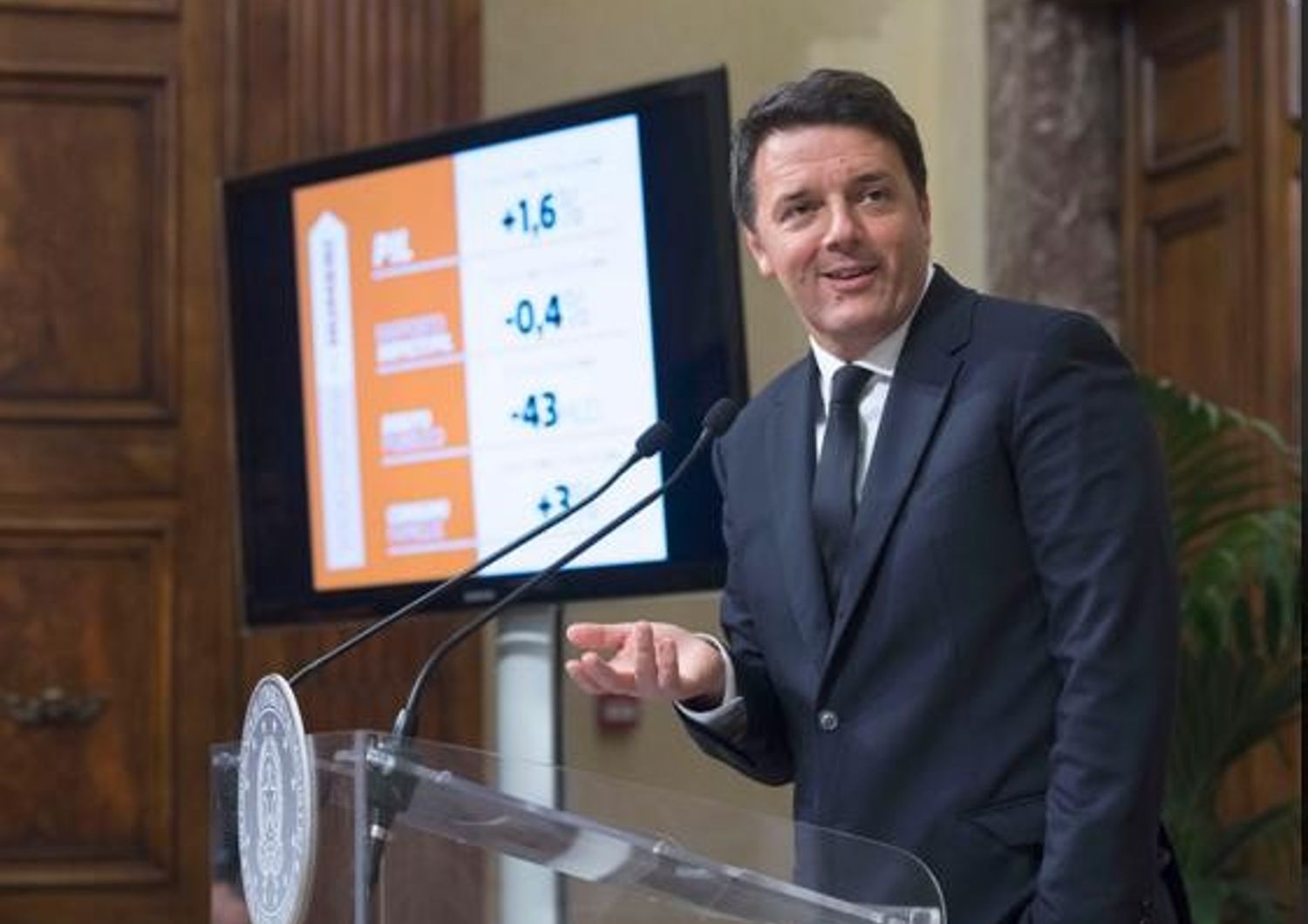 Renzi a 1000 giorni governo (foto da Palazzo Chigi)&nbsp;