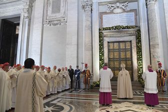 Papa Francesco chiude la Porta Santa (Afp)&nbsp;