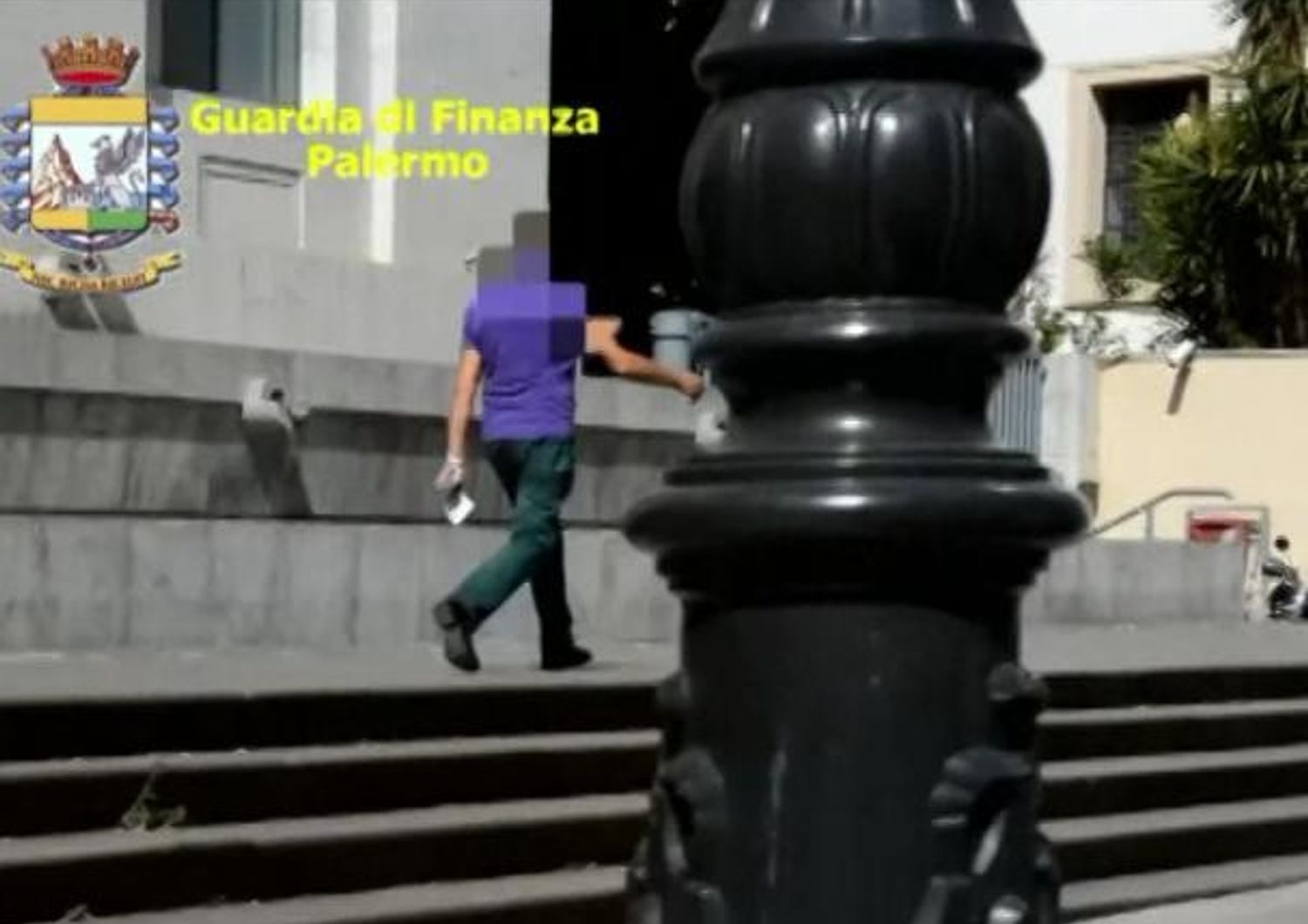 Falso cieco da oltre 10 anni, incastrato a Palermo - VIDEO