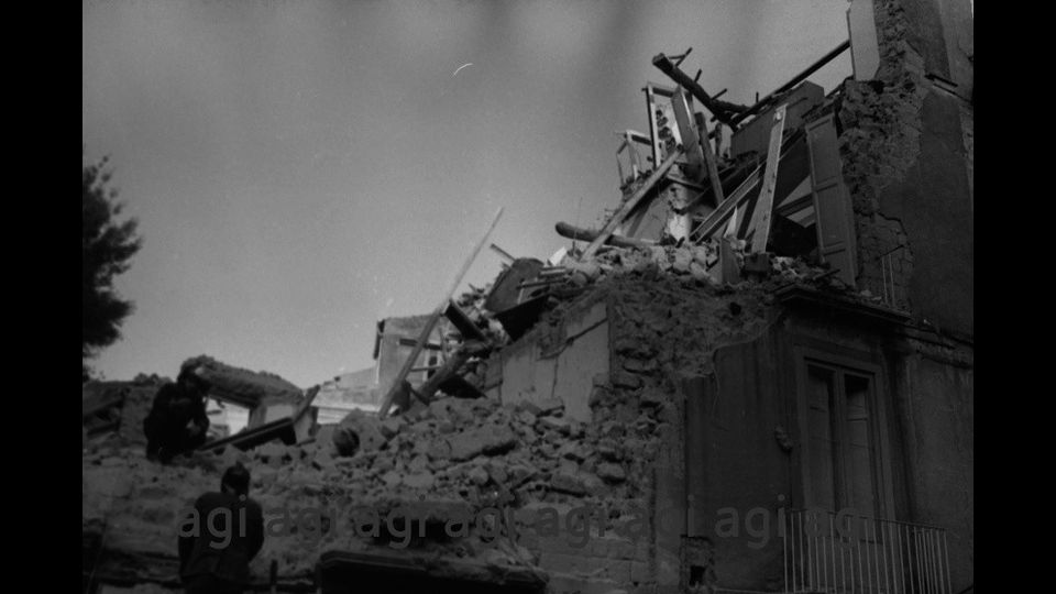 Il terremoto colpisce alle 19:34 con una forte scossa di circa 90 secondi&nbsp;