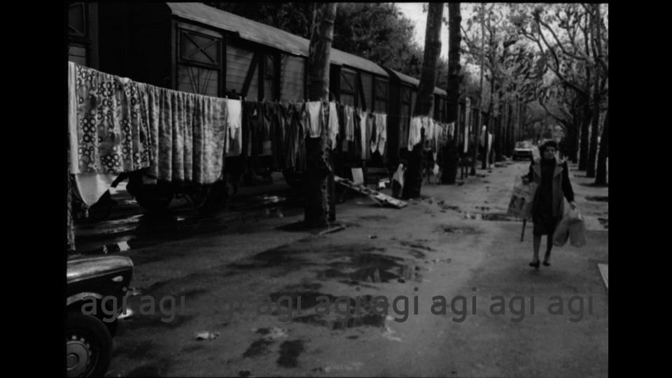 I terremotati vengono fatti alloggiare nei vagoni ferroviari a Castellammare (NA)&nbsp;