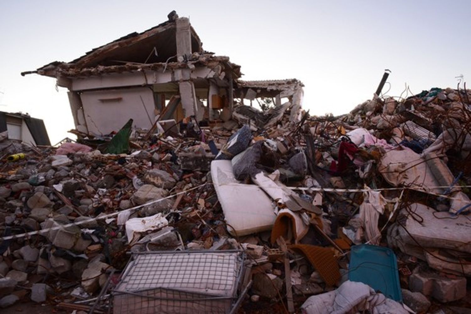 &nbsp;Amatrice, terremoto centro Italia (foto Afp)