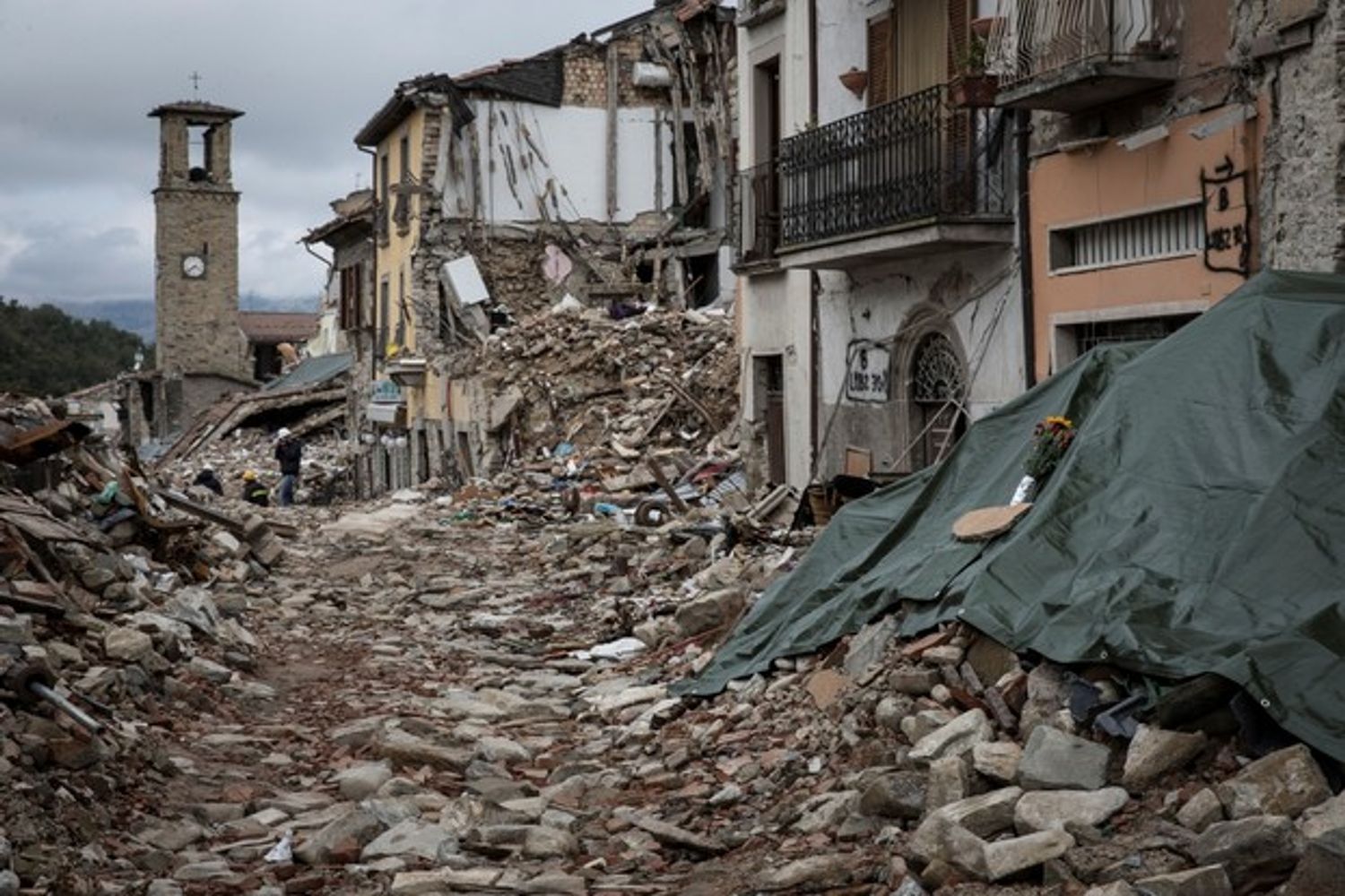 &nbsp;Amatrice, terremoto centro Italia (foto Afp)
